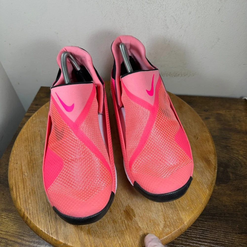 Nike Go FlyEase Mens 10 Bright Crimson Pink Blast Hands-Free Shoes DZ4860-600